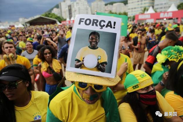 98世界杯巴西队合照_巴西联赛冠军_巴西足球合照